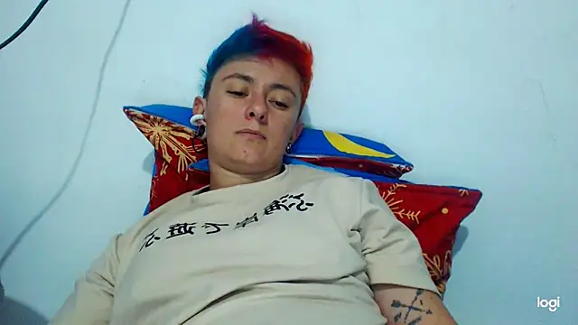 tomboyblue online show from December 18, 10:24 pm