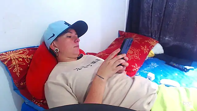 tomboyblue online show from December 20, 5:08 pm