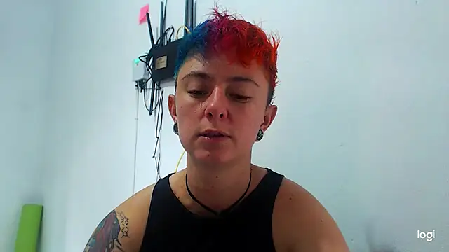 tomboyblue online show from December 20, 8:12 pm