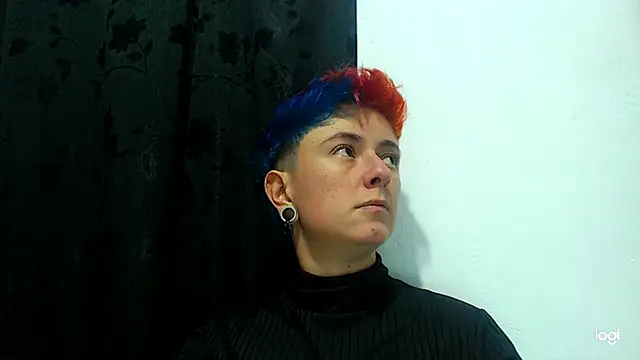 tomboyblue online show from December 28, 3:48 pm