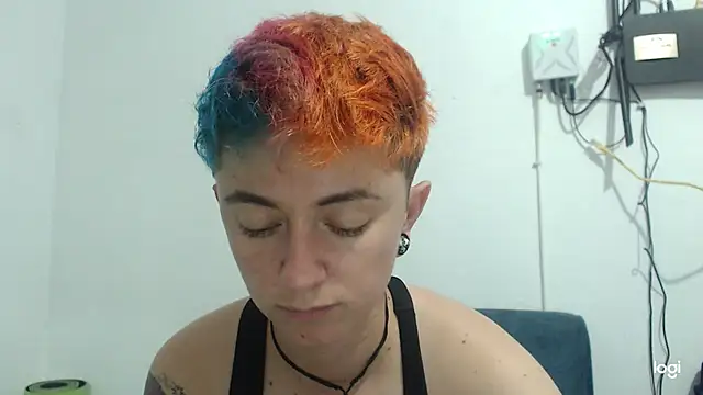 tomboyblue online show from January 7, 10:30 pm