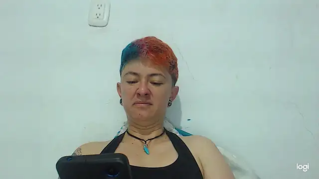 tomboyblue online show from January 8, 2:03 pm