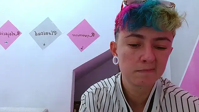 tomboyblue online show from October 19, 5:02 pm