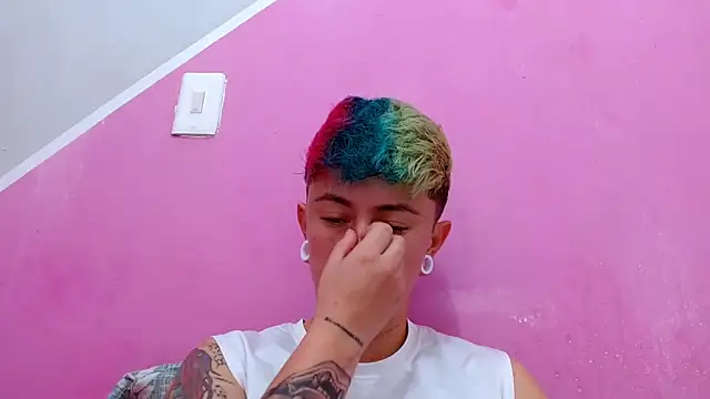 tomboyblue online show from October 21, 6:19 pm