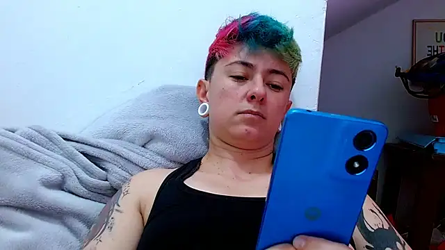 tomboyblue online show from October 23, 10:19 pm