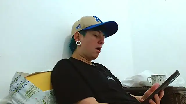 tomboyblue online show from February 25, 4:05 pm