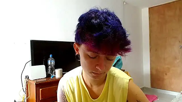 tomboyblue online show from May 8, 5:40 pm