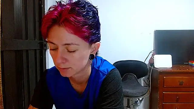 tomboyblue online show from May 12, 4:48 pm