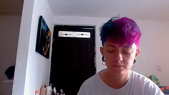 tomboyblue online show from May 19, 7:09 pm