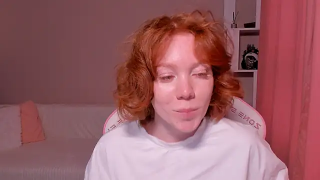Snapshot of foxyMistrees chatting on January 12, 6:49 am foxyMistrees online show from January 12, 6:49 am