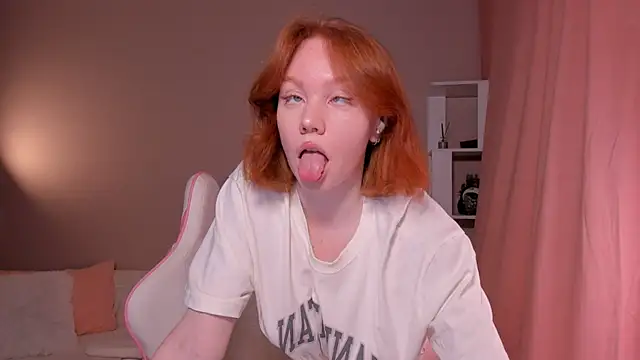 Snapshot of foxyMistrees chatting on February 28, 12:54 am foxyMistrees online show from February 28, 12:54 am