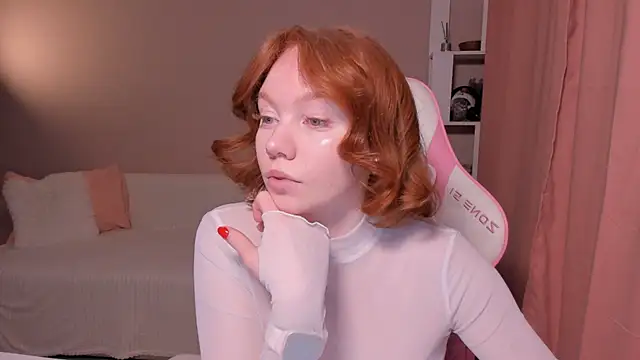 Snapshot of foxyMistrees chatting on March 6, 12:32 am foxyMistrees online show from March 6, 12:32 am