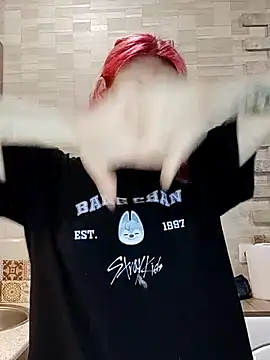 Lisa Adam online show from February 15, 9:05 am