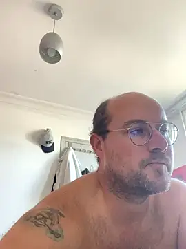 porompomperro online show from October 14, 1:12 pm