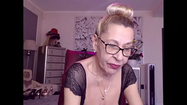 HornyMilf 555 online show from October 13, 10:59 am