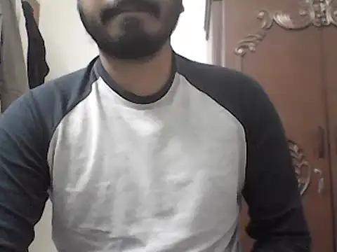 Snapshot of desiboyasif chatting on December 18, 8:25 pm desiboyasif online show from December 18, 8:25 pm