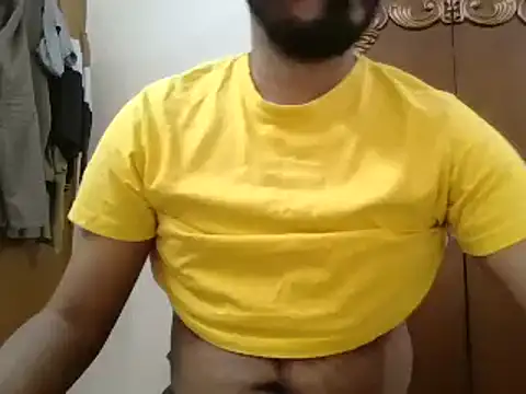 Snapshot of desiboyasif chatting on December 23, 8:33 am desiboyasif online show from December 23, 8:33 am