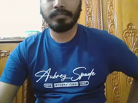 Snapshot of desiboyasif chatting on December 24, 2:33 pm desiboyasif online show from December 24, 2:33 pm