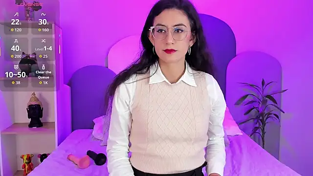 Snapshot of SophieGomez22 chatting on October 25, 11:40 am SophieGomez22 online show from October 25, 11:40 am