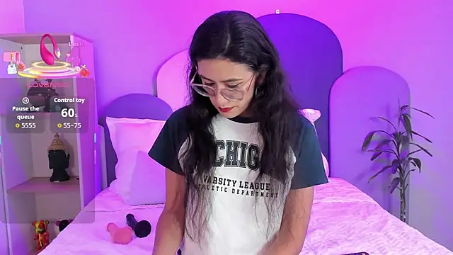 SophieGomez22 online show from December 19, 11:28 am