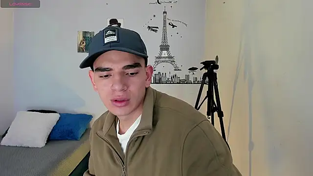 Ares Johnson online show from December 27, 12:18 am