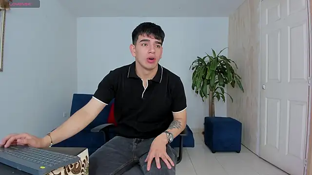 Ares Johnson online show from October 22, 1:44 pm