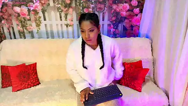 Snapshot of PaoL22 chatting on February 23, 4:32 am PaoL22 online show from February 23, 4:32 am