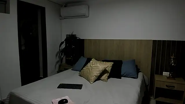 rebeca cortez  online show from February 20, 7:47 pm