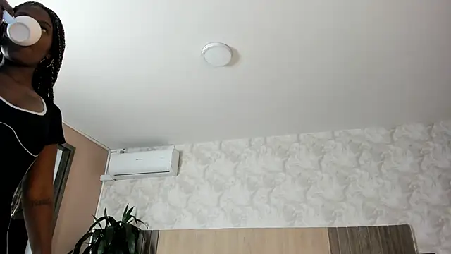 Snapshot of rebeca_cortez_ chatting on May 7, 7:41 pm rebeca cortez online show from May 7, 7:41 pm