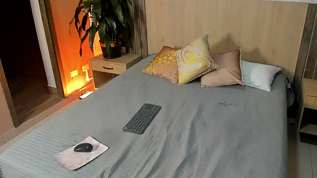 Snapshot of rebeca_cortez_ chatting on May 9, 7:52 pm rebeca cortez online show from May 9, 7:52 pm