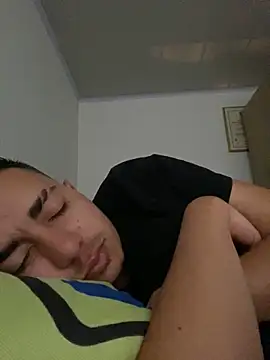 DanielGomez9 online show from December 29, 10:36 pm