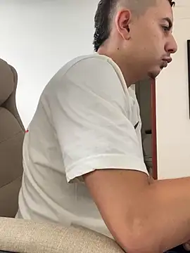 DanielGomez9 online show from January 2, 6:12 pm