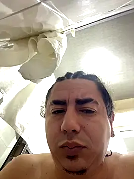 DanielGomez9 online show from September 18, 1:02 pm