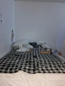 Puffgettingstuffed online show from December 23, 9:18 am