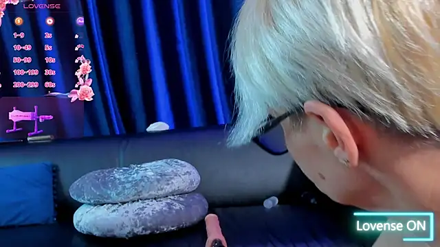 RosaCatalleya online show from October 7, 5:21 pm