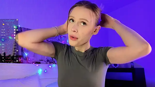 Snapshot of TaraSims chatting on December 28, 11:16 pm TaraSims online show from December 28, 11:16 pm