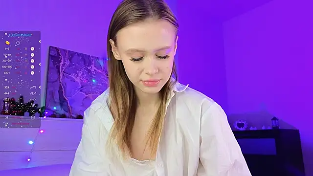 Snapshot of TaraSims chatting on January 10, 11:18 pm TaraSims online show from January 10, 11:18 pm