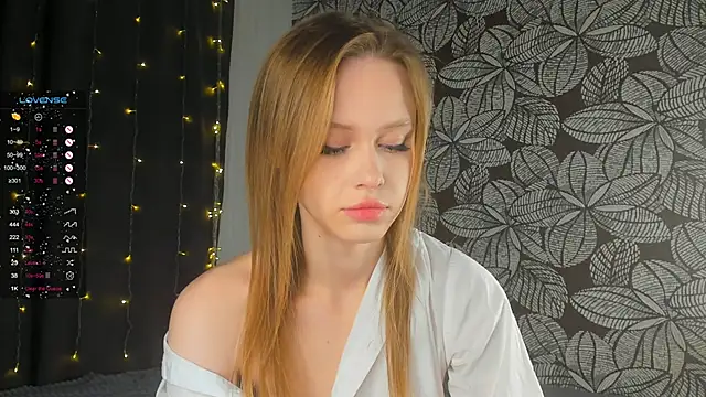 Snapshot of TaraSims chatting on January 20, 1:18 am TaraSims online show from January 20, 1:18 am