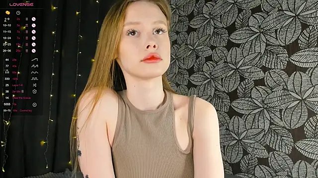 Snapshot of TaraSims chatting on January 31, 11:35 pm TaraSims online show from January 31, 11:35 pm