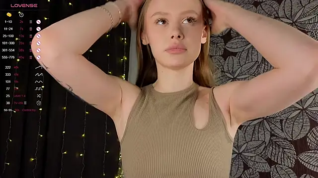 Snapshot of TaraSims chatting on February 6, 11:15 pm TaraSims online show from February 6, 11:15 pm