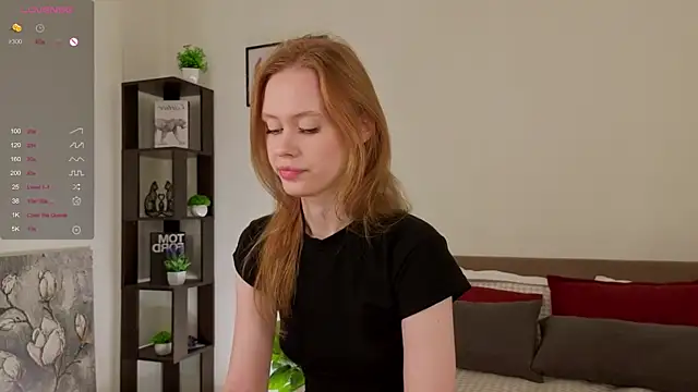 Snapshot of TaraSims chatting on September 20, 11:28 pm TaraSims online show from September 20, 11:28 pm