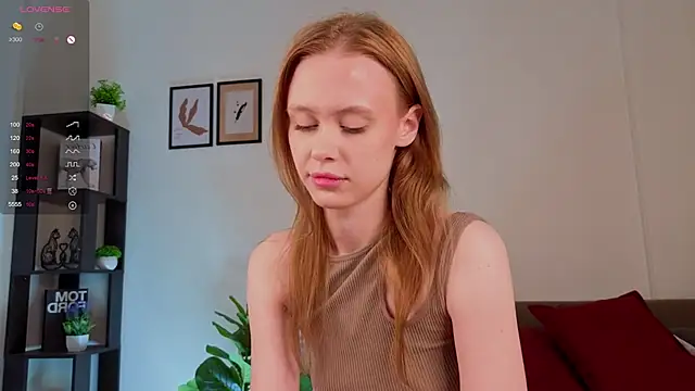 Snapshot of TaraSims chatting on September 27, 11:32 pm TaraSims online show from September 27, 11:32 pm