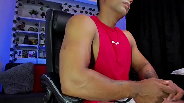 Couple muscle1 online show from January 2, 11:06 pm