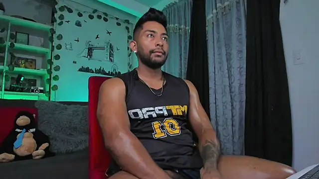 Couple muscle1 online show from November 5, 4:40 pm