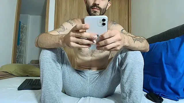 ALEJANDRO BIGCOCK online show from May 16, 5:01 pm