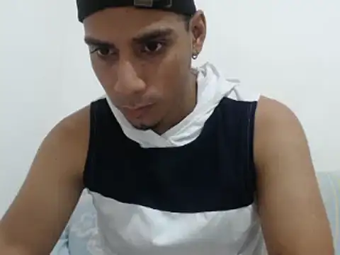 Snapshot of bonehur chatting on February 13, 10:43 pm bonehur online show from February 13, 10:43 pm