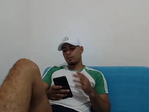 Snapshot of bonehur chatting on February 19, 8:20 pm bonehur online show from February 19, 8:20 pm