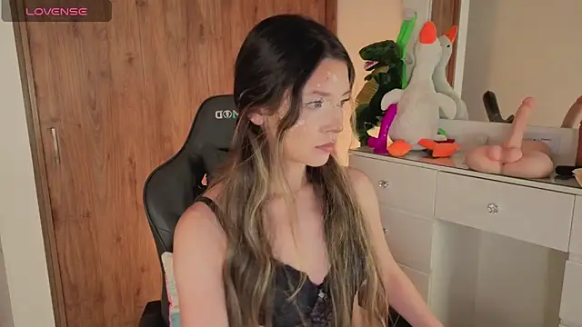 Snapshot of jessy__01 chatting on October 28, 1:53 am jessy 01 online show from October 28, 1:53 am