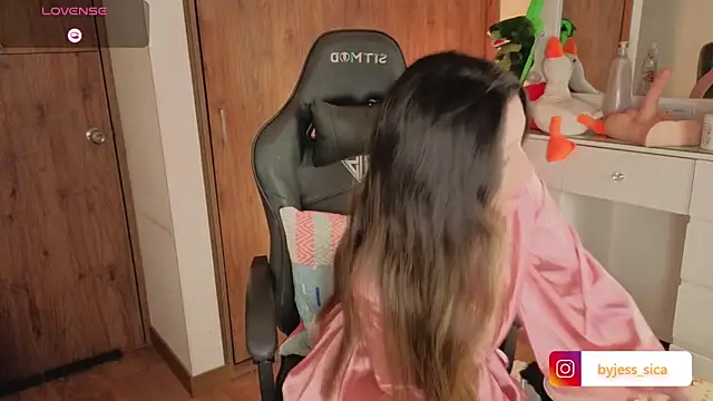 Snapshot of jessy__01 chatting on March 17, 2:05 am jessy 01 online show from March 17, 2:05 am