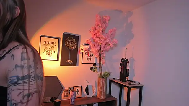 Snapshot of Siouxsie_cenobite chatting on April 29, 5:30 pm Siouxsie cenobite online show from April 29, 5:30 pm
